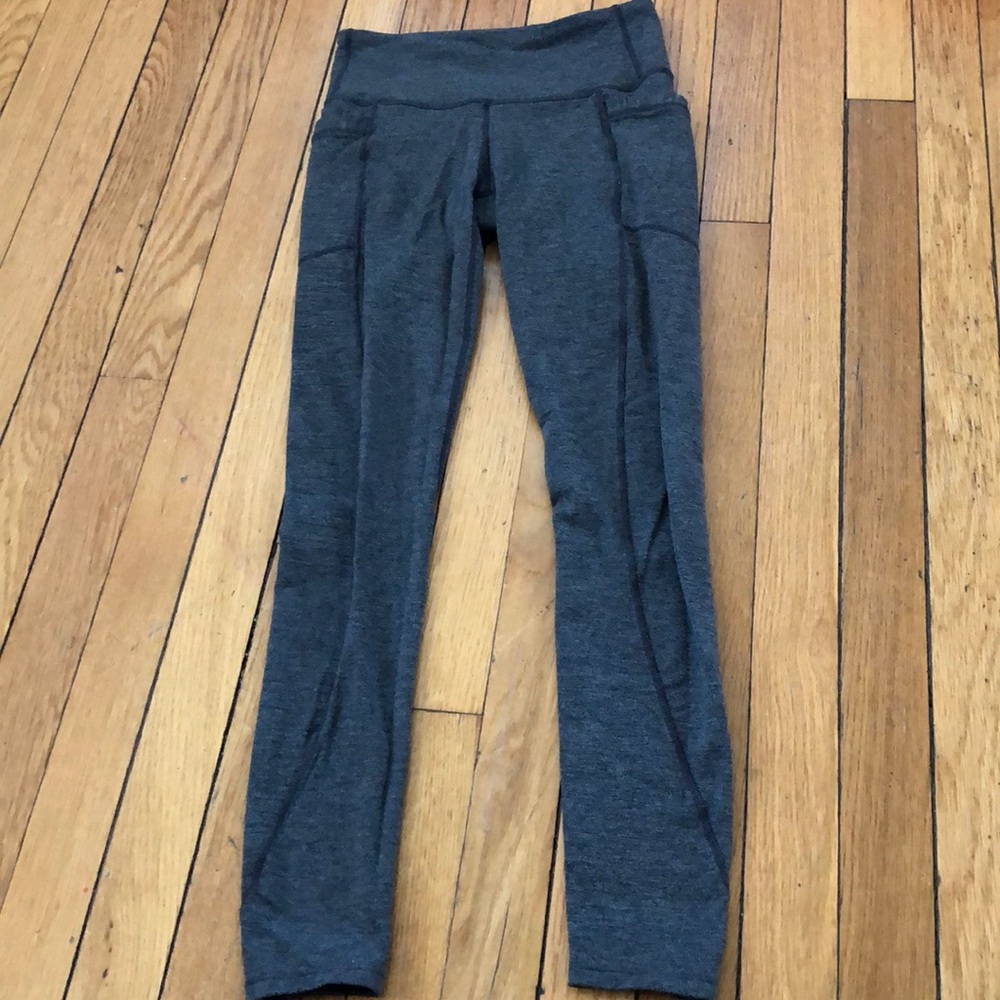 Athleta XS gray leggings with pockets EUC